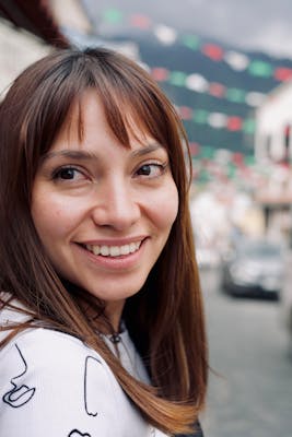Julia, 28